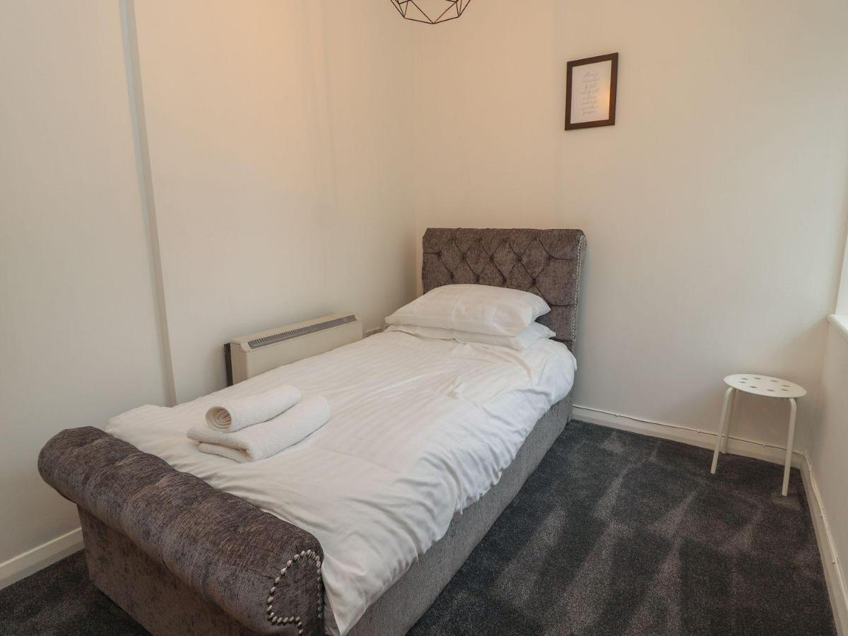 Memorial Building Apartment Рутин Екстериор снимка