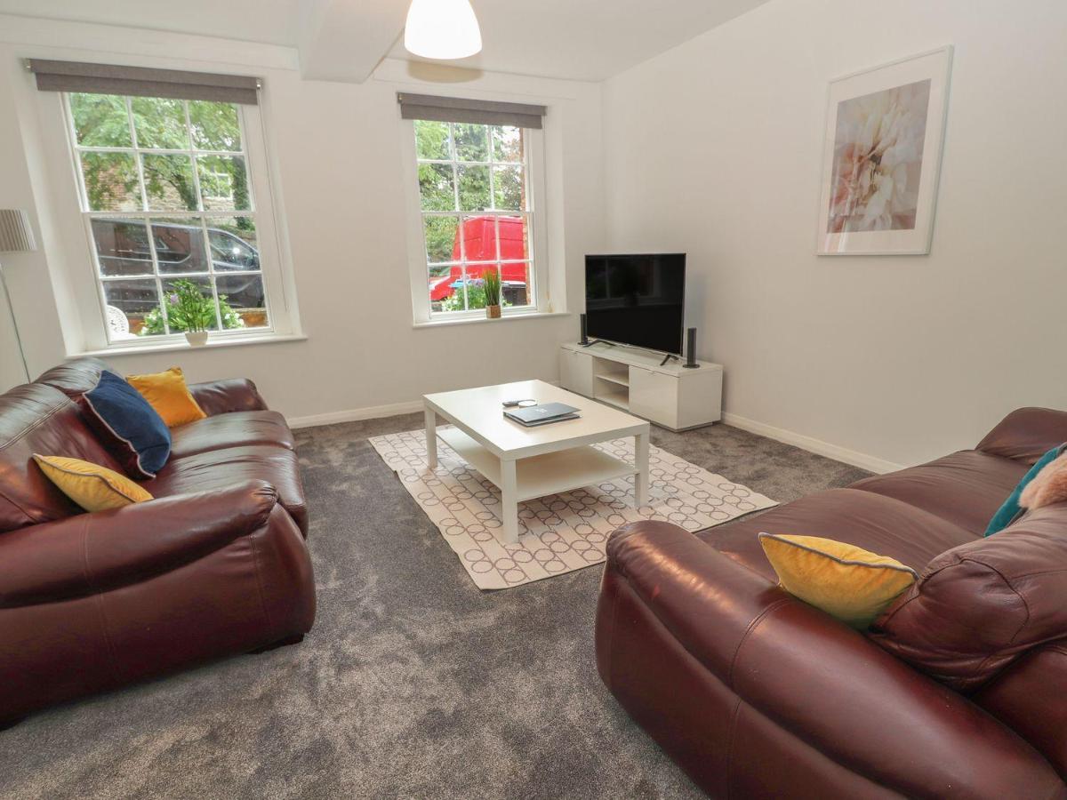 Memorial Building Apartment Рутин Екстериор снимка