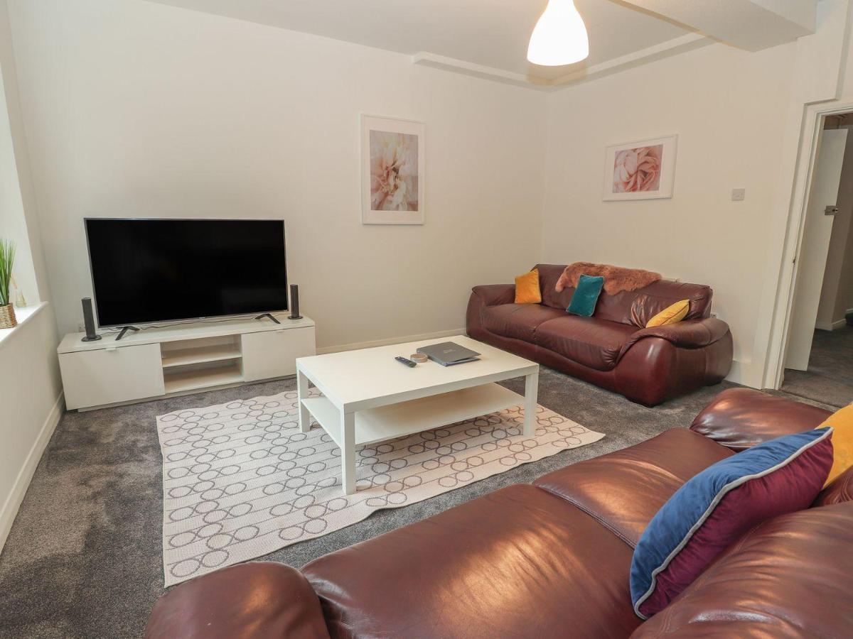 Memorial Building Apartment Рутин Екстериор снимка