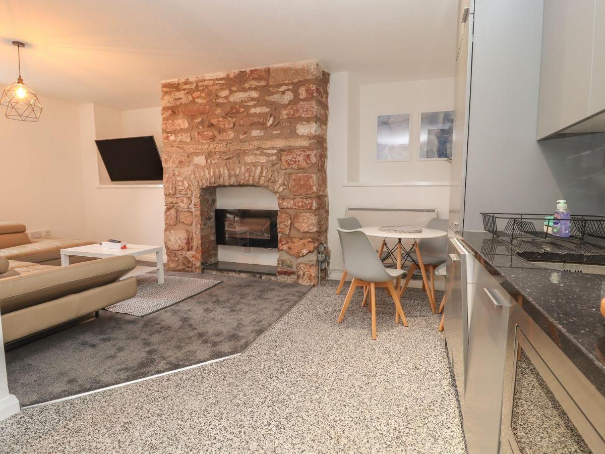 Memorial Building Apartment Рутин Екстериор снимка