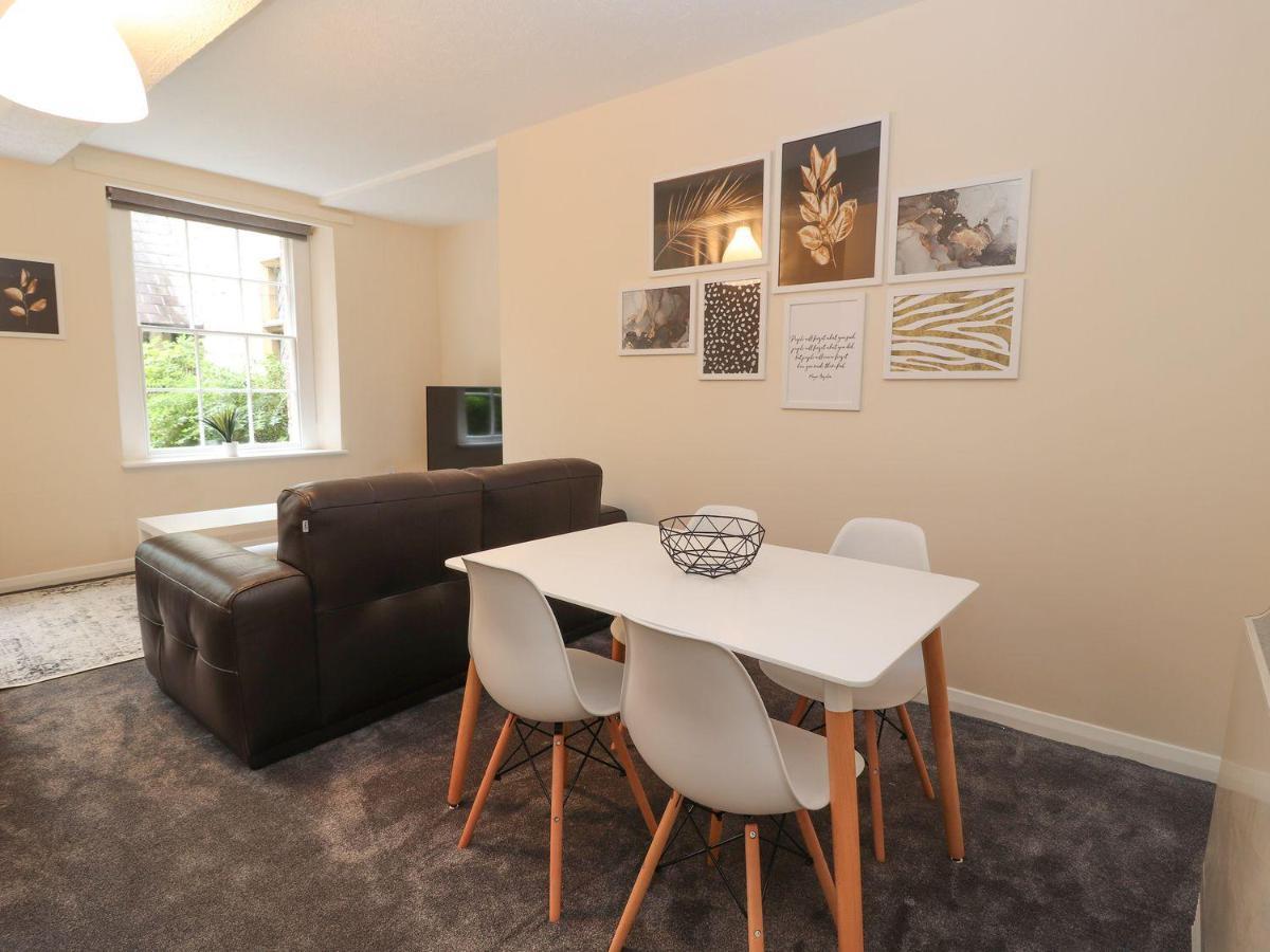 Memorial Building Apartment Рутин Екстериор снимка
